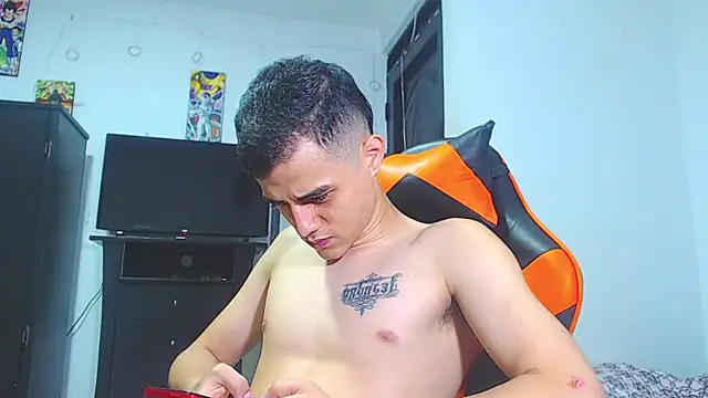 ADAM HOT online show from April 2026 12:30:02 AM