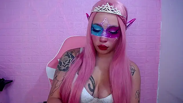 Dominic Queen online show from October 2025 01:29:02 PM