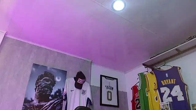 Hendry  online show from December 2025 03:56:02 AM