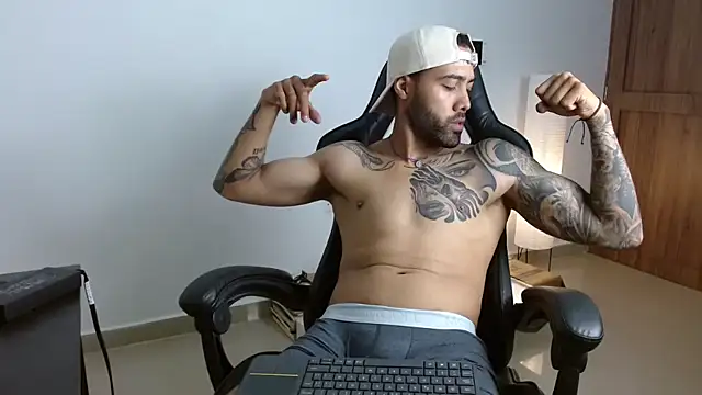 Hendry  online show from April 2026 10:11:02 PM