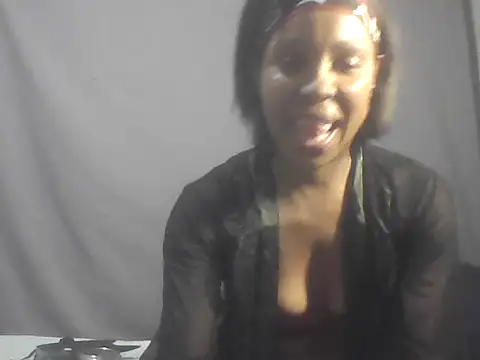 Sexyzee4play online show from August 2026 06:32:01 PM