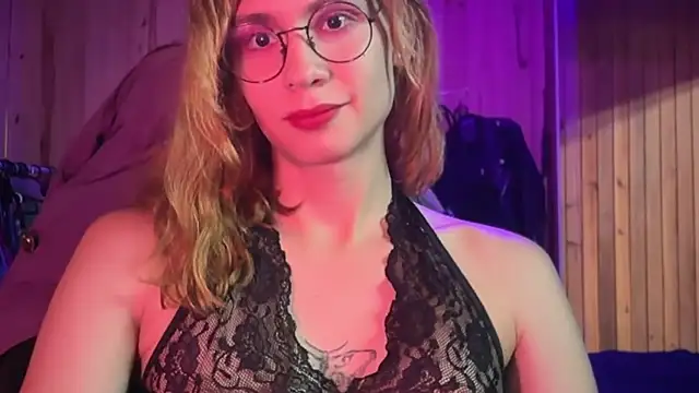 Snapshot of Theemillyblack chatting on April 2026 06:09:01 PM Theemillyblack online show from April 2026 06:09:01 PM