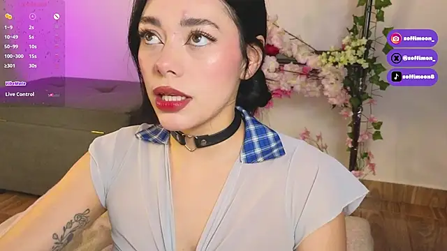 Snapshot of Soffimoon_ chatting on October 2025 02:33:01 AM Soffimoon online show from October 2025 02:33:01 AM