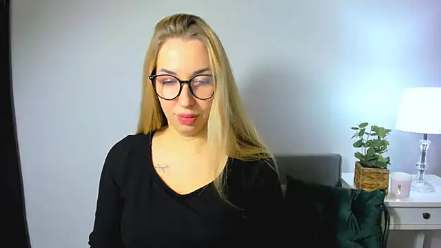 AriaDesire online show from December 2025 07:50:02 AM