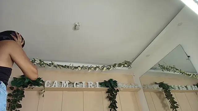 Snapshot of flavia_cruz chatting on June 2026 12:15:01 PM flavia cruz online show from June 2026 12:15:01 PM
