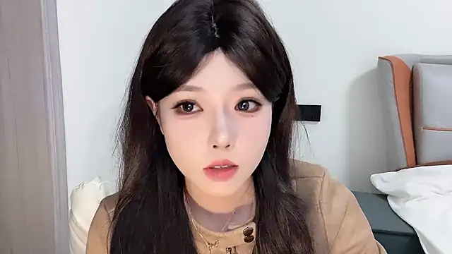 Snapshot of Q-ing chatting on February 2025 01:49:02 PM Q-ing online show from February 2025 01:49:02 PM