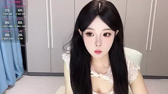 Snapshot of Q-ing chatting on September 2025 01:55:01 PM Q-ing online show from September 2025 01:55:01 PM