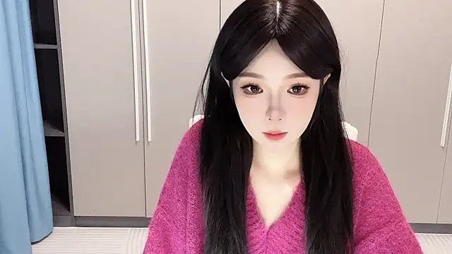 Snapshot of Q-ing chatting on October 2025 01:01:01 PM Q-ing online show from October 2025 01:01:01 PM