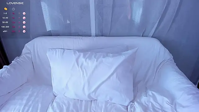 Snapshot of CutieEllie chatting on December 2024 07:26:02 AM CutieEllie online show from December 2024 07:26:02 AM