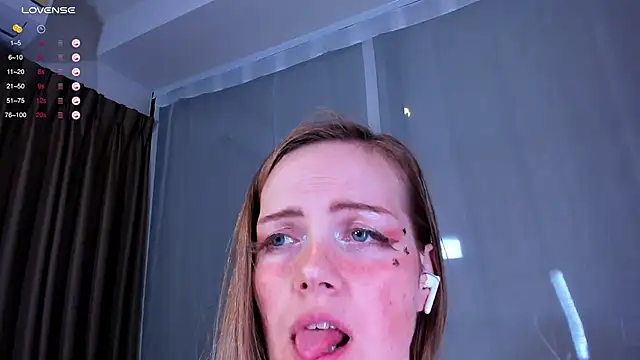 Snapshot of CutieEllie chatting on December 2024 04:25:01 PM CutieEllie online show from December 2024 04:25:01 PM