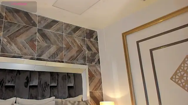 TaniaSmith1 online show from September 2025 11:10:02 PM