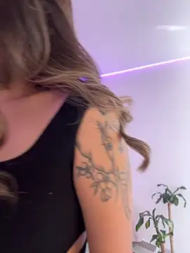 AmmyCollinsW online show from June 2026 05:37:01 PM