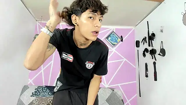 Fresahot2005 online show from January 2025 07:15:01 PM