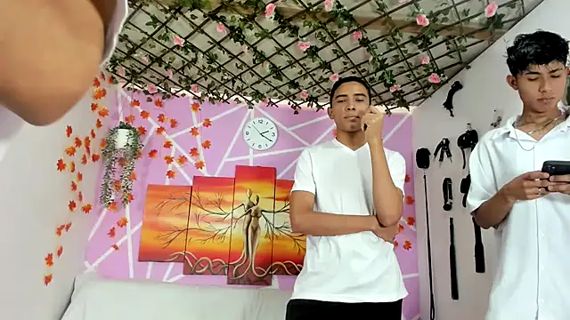 Fresahot2005 online show from February 2025 07:23:01 PM