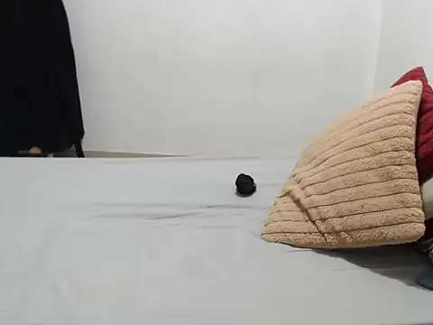 Bustyslave48 online show from November 2025 08:35:02 PM