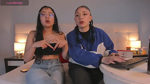 Snapshot of Cintya_Kros chatting on January 2025 02:14:02 AM Cintya Kros online show from January 2025 02:14:02 AM