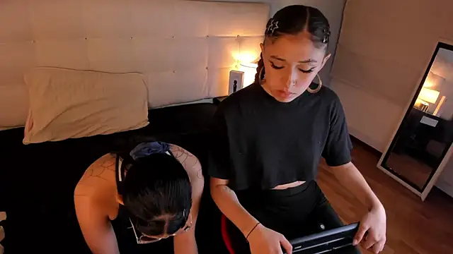 Snapshot of Cintya_Kros chatting on January 2025 04:55:01 AM Cintya Kros online show from January 2025 04:55:01 AM