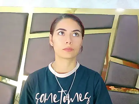 NicoleEsposito online show from September 2025 01:13:01 PM