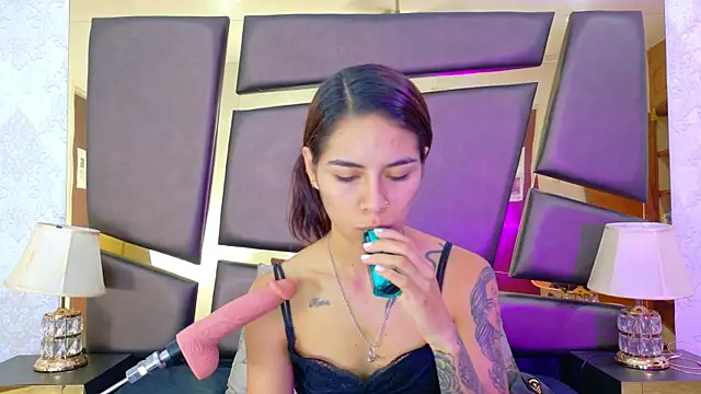 NicoleEsposito online show from October 2025 01:07:02 PM