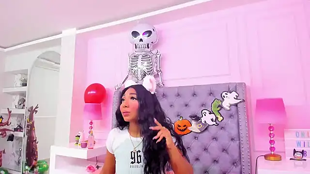 HaileeRoberts online show from October 2025 01:23:02 PM