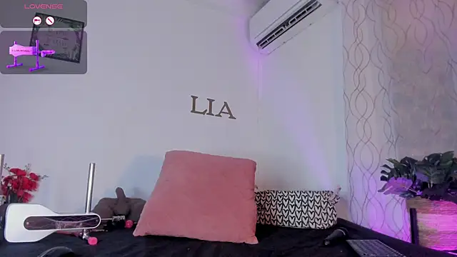 Lia johnsonn online show from March 2026 11:27:01 AM