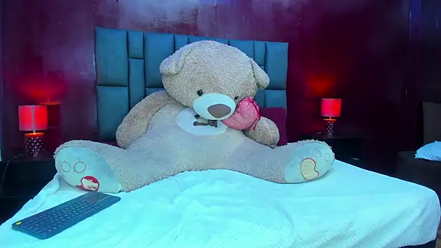 Snapshot of Dulcex69 chatting on February 2025 04:47:01 PM Dulcex69 online show from February 2025 04:47:01 PM