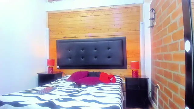 Snapshot of Dulcex69 chatting on March 2025 01:40:02 PM Dulcex69 online show from March 2025 01:40:02 PM