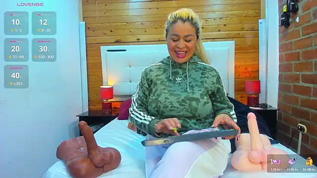 Snapshot of Dulcex69 chatting on November 2025 11:49:02 AM Dulcex69 online show from November 2025 11:49:02 AM