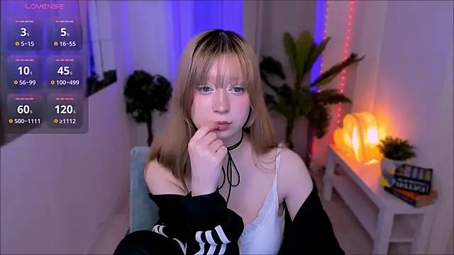 SaintGirl online show from March 2025 03:35:02 PM