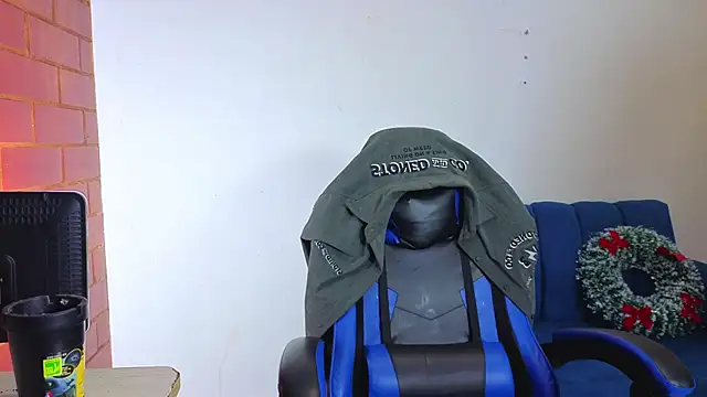 Demitryo online show from November 2025 03:06:01 AM