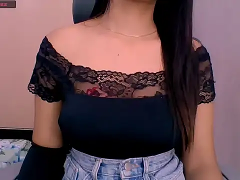 Snapshot of Nicole-wallace chatting on October 2025 01:12:02 AM Nicole-wallace online show from October 2025 01:12:02 AM