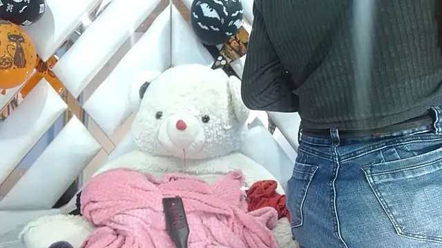 angelina ny online show from October 2025 01:58:01 PM