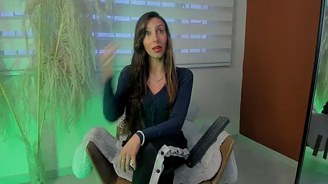 luna willians online show from March 2026 12:44:01 PM