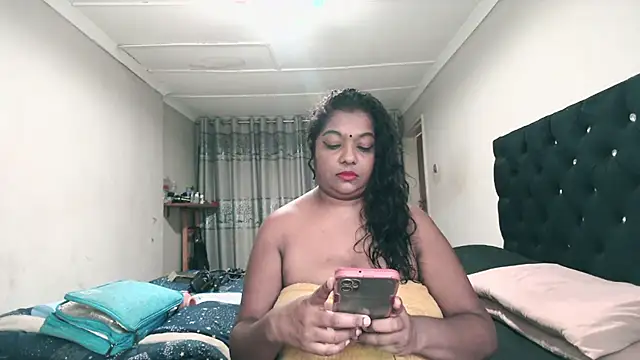 Snapshot of Indianmayaxoxo chatting on May 2026 07:14:02 AM Indianmayaxoxo online show from May 2026 07:14:02 AM