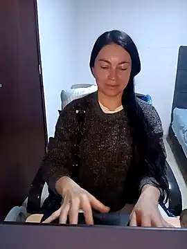 renata hot1 online show from February 2025 06:04:01 AM