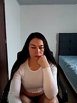 renata hot1 online show from March 2025 03:47:02 PM