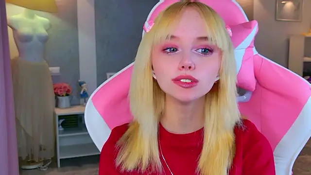 b4by LoL1 online show from February 2026 12:33:02 PM