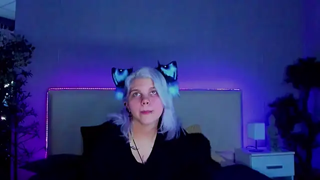 Snapshot of JoannLowe chatting on January 2025 09:16:01 PM JoannLowe online show from January 2025 09:16:01 PM