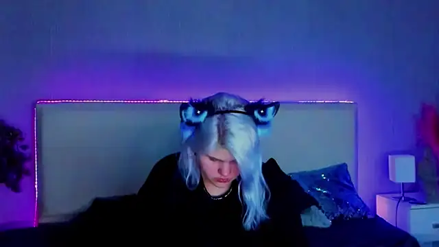 Snapshot of JoannLowe chatting on February 2025 11:52:02 PM JoannLowe online show from February 2025 11:52:02 PM