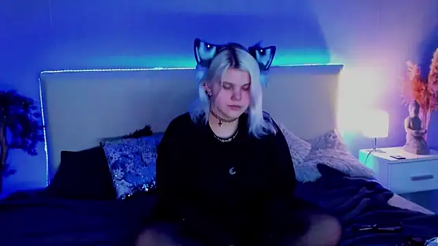 Snapshot of JoannLowe chatting on March 2025 11:26:01 PM JoannLowe online show from March 2025 11:26:01 PM