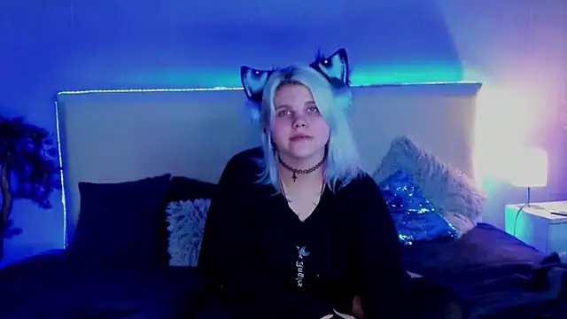 Snapshot of JoannLowe chatting on March 2025 12:16:02 AM JoannLowe online show from March 2025 12:16:02 AM