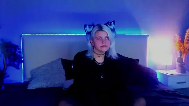 Snapshot of JoannLowe chatting on March 2025 09:12:02 PM JoannLowe online show from March 2025 09:12:02 PM