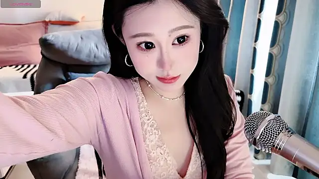 QQ-tutu online show from December 2025 02:27:01 AM