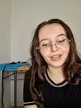 LineaDemie online show from September 2025 05:14:01 PM