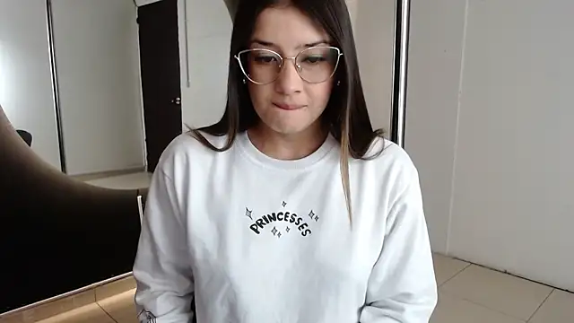 Emma Lombardi online show from January 2025 01:08:02 PM