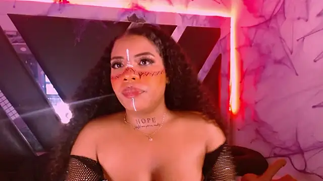 Snapshot of MelannyTylor chatting on October 2025 07:03:02 PM MelannyTylor online show from October 2025 07:03:02 PM