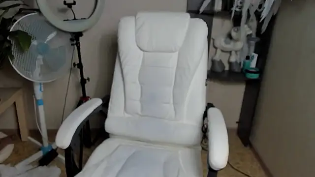 foxy blond online show from September 2025 12:10:02 AM