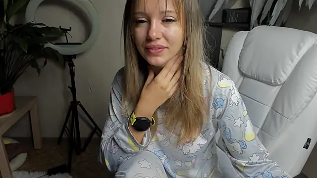 foxy blond online show from September 2025 12:23:01 AM