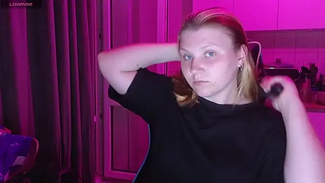 Snapshot of norinanakaluu chatting on June 2026 05:23:01 PM norinanakaluu online show from June 2026 05:23:01 PM