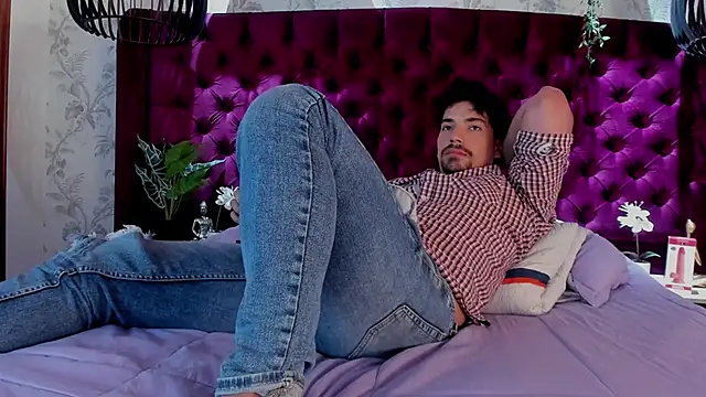 Ian Daviz online show from March 2025 10:37:01 PM